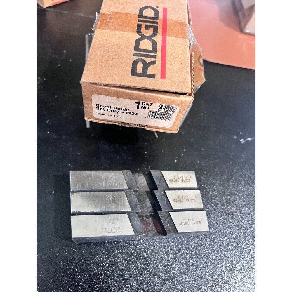 RIDGID 2 1/2" - 4 Bevel Guide Alloy Steel Pipe Dies 44992